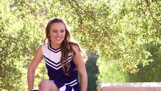 Jillian Janson a bombázó kicsike sulis szuka