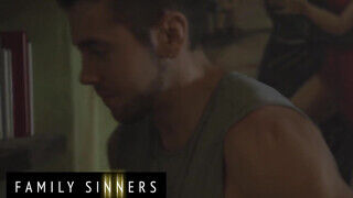 Family Sinners - Penny Barber a csöcsös nevelő nővér