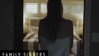 Family Sinners - Ashley Lane teljesen felajzott
