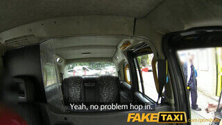 FakeTaxi - Nadia Elaina felhevült a taxiban