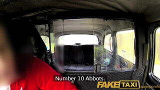 FakeTaxi - Jess West cidázza a taxist