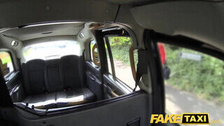 Fake Taxi - Mini ruhás zsenge és a taxis