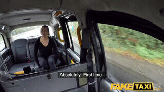 Fake Taxi - Nikky Dream méretes kannás szöszi