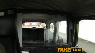 FakeTaxi - kinyalás pippantás és baszás is belefért