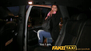 FakeTaxi - csábító zsenge zsenge pipi
