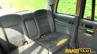 Fake Taxi - Rhiannon Ryder dárdát akar a hátsójába