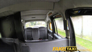 FakeTaxi - vörös szuka vörös szőrű pinával