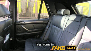 FakeTaxi - félénk csajszika belelendül a dologba