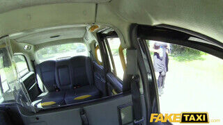Fake Taxi - Csöcsös óriási fenekű csajszika megkúrelva