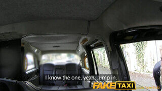 FakeTaxi - Világos Szőke bige baszható a hátsó ülésen