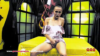 German Goo Girls - a lepkepinájú bige bukkake jelenete