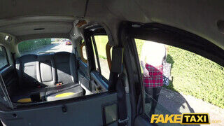 Fake Taxi - Kylie Nymphette a ribi koleszos csajszika
