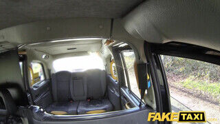 Fake Taxi - Cindy Sun segglyukba is engedi