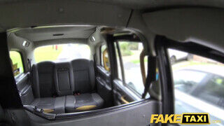Fake Taxi - Nagydarab thai pipi kezelésbe veszi a kukacot