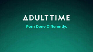 ADULT TIME - Amalia Davis keményen fenékbe rakva