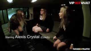 FUCKED IN TRAFFIC - Alexis Crystal a diáklány