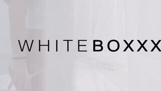WhiteBoxxx - tökéletes testű zsenge szeret lovagolni