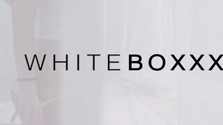 WhiteBoxxx - Tiffany Tatum peckezik a kikötözött barátjának