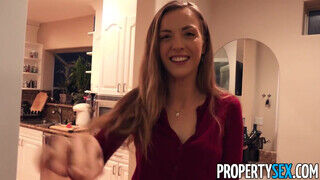 PropertySex - a famer megbassza az ingatlanos lányt