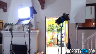 PropertySex - Riley Reid mint ingatlanos tinédzser lány