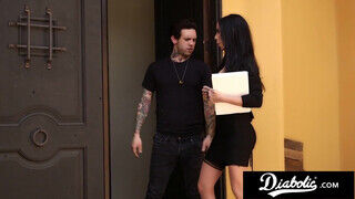 Diabolic - Brandi Aniston szőrös ki picsája