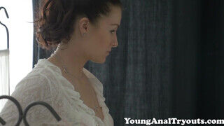 Young anal Tryouts - Olya legelső alkalma análba
