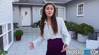 PropertySex - Latina ingatlanos pipi meghágva