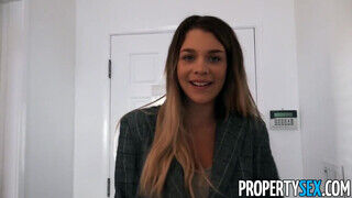 PropertySex - Gabbie Carter az óriás tőgyes kívánatos tinédzser