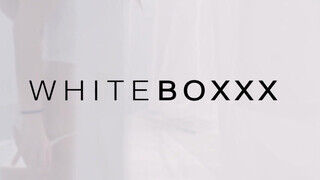 WhiteBoxxx - Lana Bell-nek nagyon szűk a vaginája