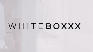 WhiteBoxxx - kettő ultra csábos lesbi kényezteti egymást