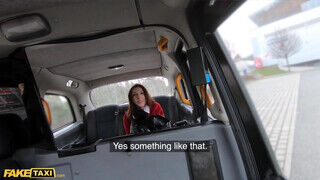 Fake Taxi - Chanel Kiss a fősulis zsenge pipi