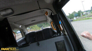 Fake Taxi - Nikki Riddle a ribi turista csajszi