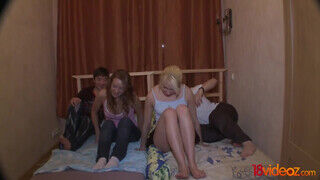 18videoz - este vetkőzés után már mehet is az gangbang