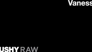 TUSHYRAW - Vanessa várja a popójába a dárdát