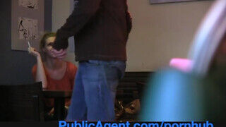 PublicAgent - Strawberry Sandy lovagol a faszon