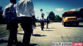 DigitalPlayground - baszás az suli buszon
