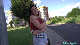 Public Agent - Little Eliss elugrik fotózásra