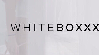 WhiteBoxxx - Renata Fox a termetes fenekű orosz nőci