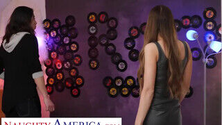 Naughty America - Kendall Kayden a zenész pasassal kúr