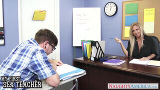 Brooke Tyler az óriás keblű tanítónéni -- Naughty America