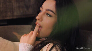 WOWGIRLS - Kama Oxi teljesen beindult