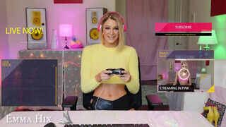 Naughty America - Emma Hix a izgató gamer nőci