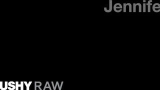 TUSHYRAW - Jennifer White kettő brét kap