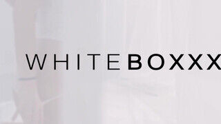 WHITEBOXXX - Rebecca Volpetti magát kényezteti