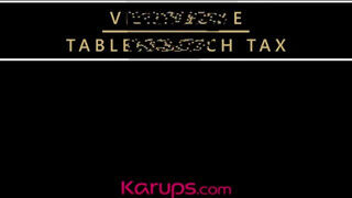Karups - Vicky Love benyeli a brét