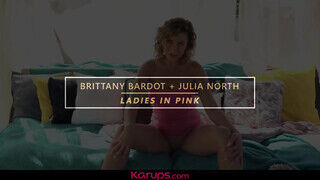 Brittany Bardot és Julia North a szenvedélyes érett nők