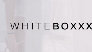 WHITEBOXXX - Nikki Hill vaginája megkúrva