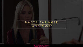 Karups - Nadya Basinger a bájos érett nő
