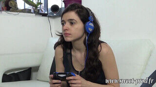 18 éves gamer szuka