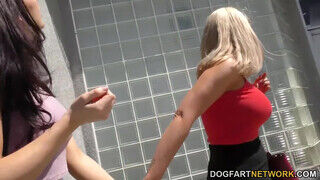 Brooklyn Chase és Chanel Preston ánuszba tolva